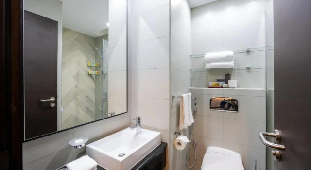 Deluxe Twin room Ramada Encore Doha by Wyndham