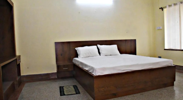 Люкс Deluxe Jhargram Eshani Hotels and Guest House