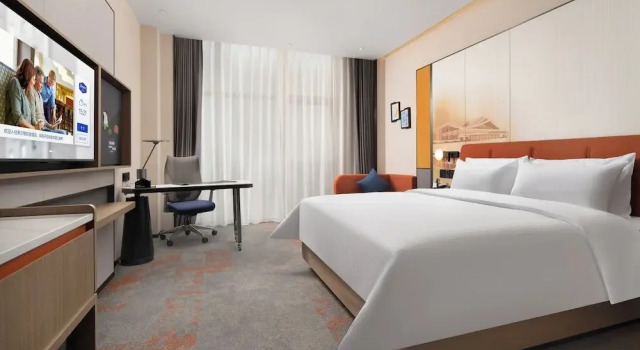 Номер Comfort Hampton by Hilton Yichun