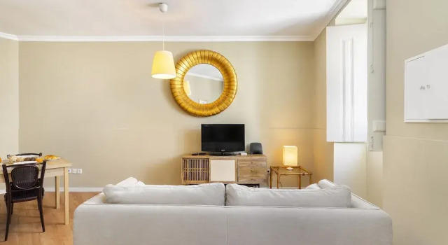 Апартаменты Urban Comfort: 1-Br Near Airport & Train Station