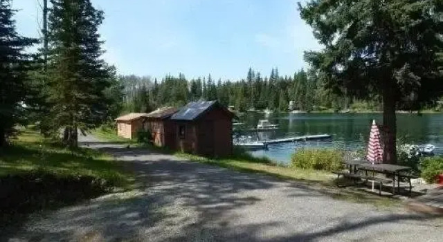 Cottonwood Bay Resort, Boek Resort Bridge Lake Brits Columbia