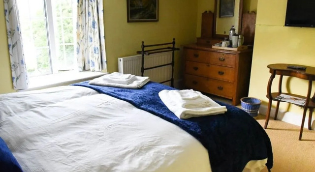 Highertown Cottage B&B, Prenota Bed & breakfast Brompton Regis Somerset
