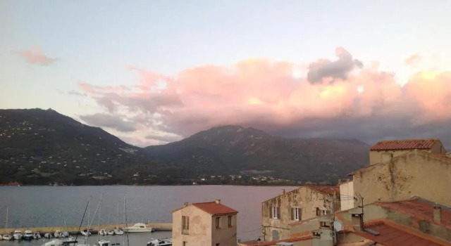 Grand appartement style loft bord de mer, Varaa Huoneisto Propriano 