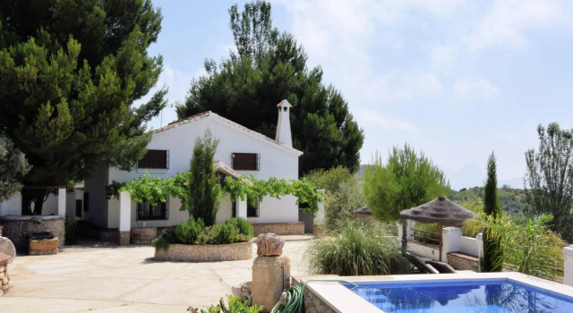 Lovely Holiday Home in Villanueva de la Concepción with Pool