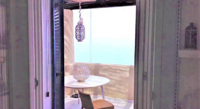Seafront Apartment - Beach in front
