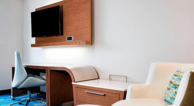 Четырёхместный номер Standard с красивым видом из окна Courtyard by Marriott Faro Blanco Resort