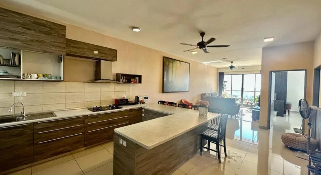 Апартаменты Deluxe Kensington Sunrise at PalasHorizon
