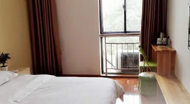Huangshan Tiantian Express Hotel, Prenota Hotel Hotel a Anhui con parcheggio, Parcheggio