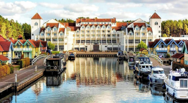 Hafendorf Sunday Resort 2 Bedroom Apartment, Забронировать Апартаменты/квартира Отели Райнсберг с бассейном, Бассейн