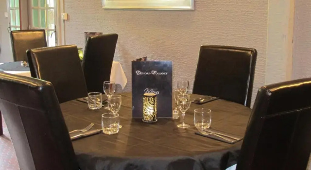 Номер Standard Logis Hôtel Deshors-Foujanet