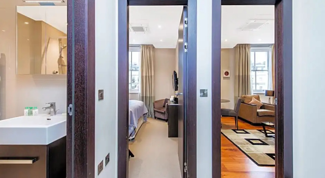 Двухместный номер Deluxe c 1 комнатой с балконом 130 Queens Gate Apartments