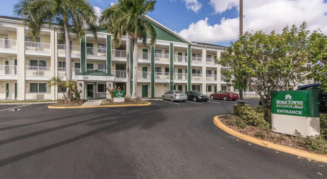 Номер Standard HomeTowne Studios by Red Roof Fort Lauderdale