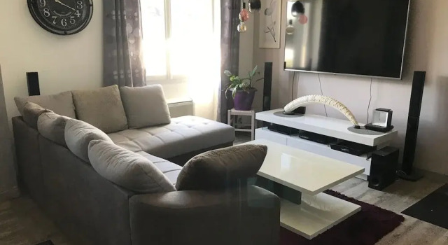 Holiday House With Private Pool in a Shared Property, Rezerwuj Hotel Penmarch 