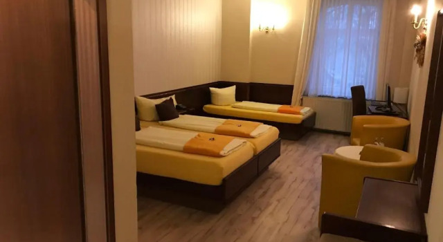 Трёхместный номер Standard Hotel Schöne Aussicht