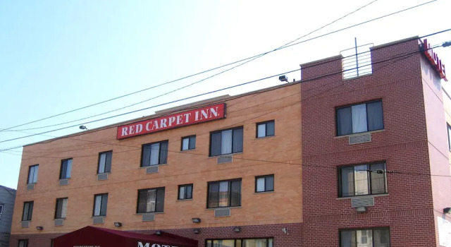 Red Carpet Inn Brooklyn, Забронировать Отель Bushwick Бруклин, рядом с Mother Mary Lange Monument