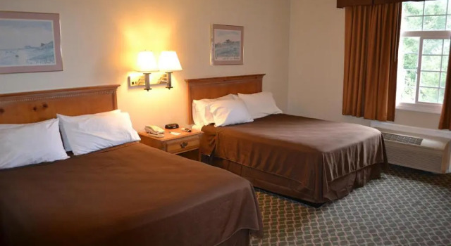 Четырёхместный номер Standard The Miramar Inn