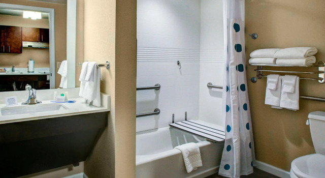 Четырёхместная студия TownePlace Suites by Marriott Macon Mercer University