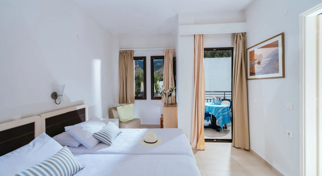 Апартаменты с балконом и с красивым видом из окна Paradise Hotel-Apartments
