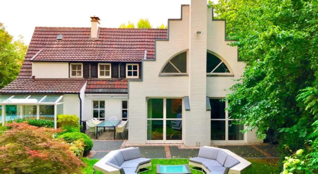 Вилла Luxus Ferienhaus Villa EMG Emsdetten nah Münster, Osnabrück, Rheine für Familien Gruppen bis 17 Personen, Pool, Whirlpool, Garten, Kamin, 6SZ