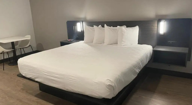 Люкс Studio 6 Corona, CA West
