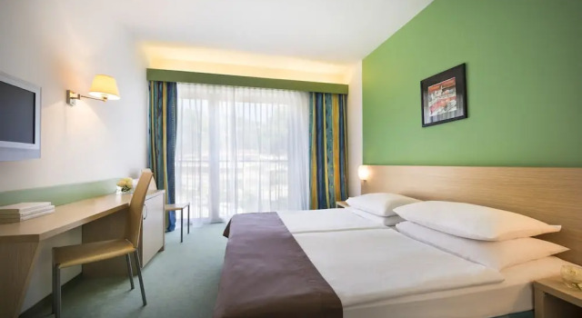 Двухместный номер Standard с видом на парк Remisens Hotel LUCIJA