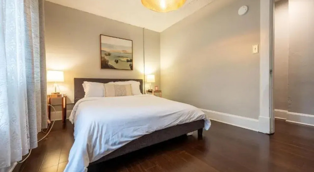 Коттедж Historic Pet-Friendly Home in Downtown