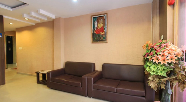 Charu Comforts by OYO Rooms, Забронировать Отель Отели штата Карнатаки 3 звезды, 3*