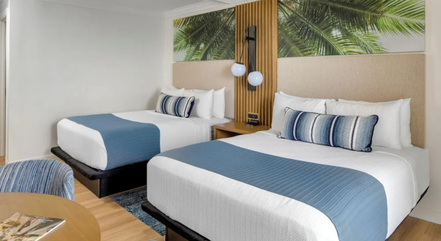 Четырёхместный номер Standard Jupiter Beach Resort & Spa