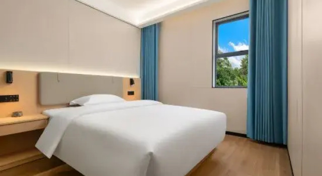 Люкс Kaier Yue Hotel (Victory Barbecue City Liugang)