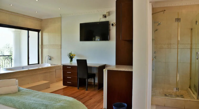 Номер Comfort Indlovukazi Guesthouse