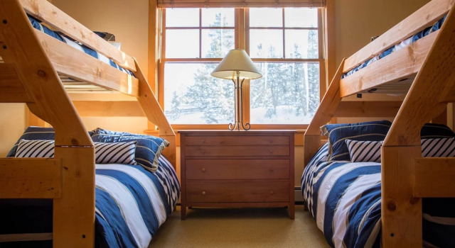 Keystone Condo on Golf Course w/ Mountain View, Rezerwuj Apartament Hotele w Vail Ski z parkingiem, Parking