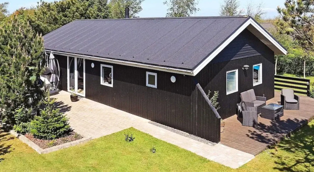 Коттедж 4 person holiday home in Vinderup