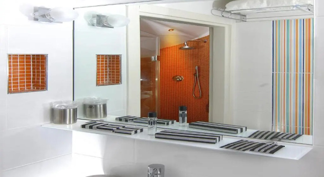 Трёхместный номер Standard с балконом Hotel Casablanca