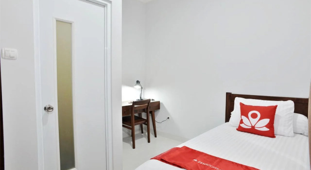 ZEN Rooms Bintaro Sector 3