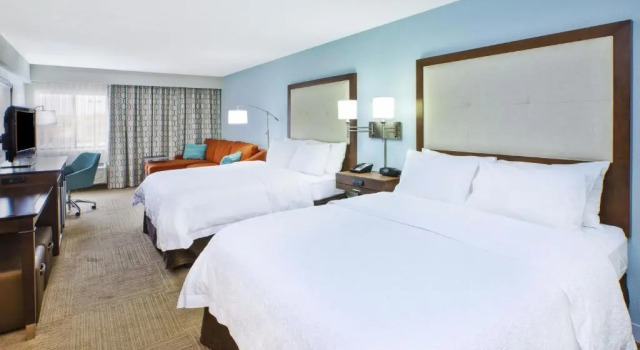 Четырёхместный номер Deluxe Hampton Inn Gaylord