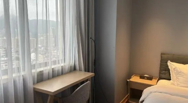 Люкс Linhai Huaxuan Hotel (Duqiao Baolong Square Branch)