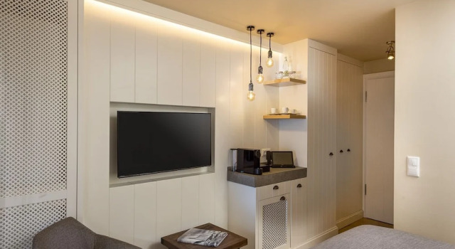 Двухместный номер Standard с балконом LOEV - VELA Hotels
