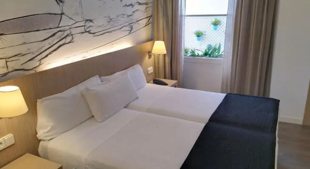 Hotel Mediterrani