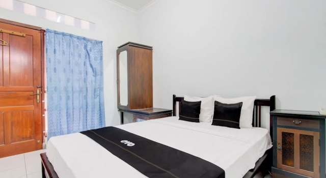 Номер Deluxe Capital O 93938 Wisma Pamungkas Syariah