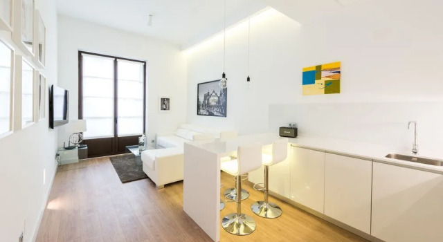 Malasaña Plaza - MADFlats Collection, Забронировать Отель Мадрид Провинция Мадрид, рядом с Дом-музей Лопе де Вега
