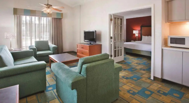 Двухместный люкс c 1 комнатой La Quinta Inn by Wyndham Savannah Midtown