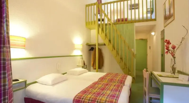 Номер Standard Дуплекс Logis Hôtel Restaurant Les Cèdres