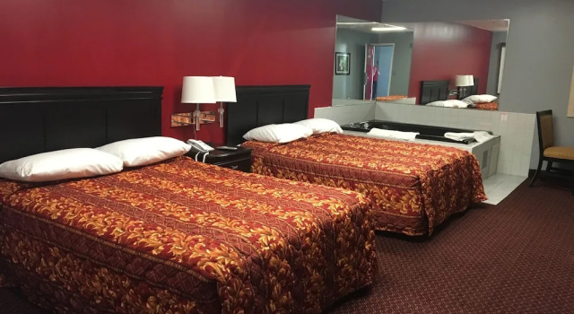 Четырёхместный люкс Haven Inn & Suites