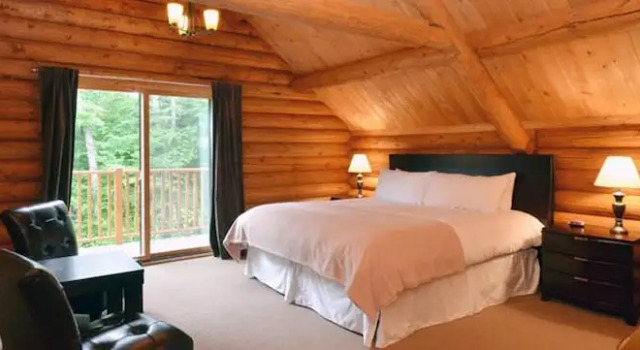 Chalet Vue Sur Le Lac, Buchen Sie Chalet Hotels in Québec mit Parkplatz, Parkplätze