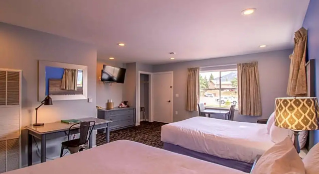 Четырёхместный номер Standard Coyote Mountain Lodge