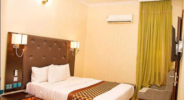 Lakeem Suites - Agboyin Surulere