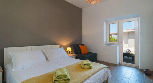 Nice Apartment in Sutivan With Wifi and 1 Bedrooms, Забронировать Апартаменты/квартира Отели Сутиван с парковкой, Парковка