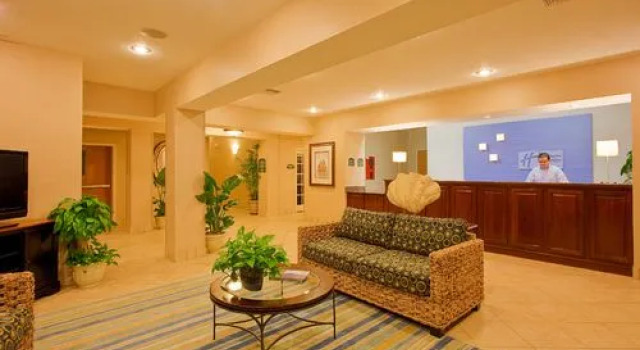 Holiday Inn Express & Suites Destin E - Commons Mall Area, 예약 호텔 데스틴 Emerald Coast