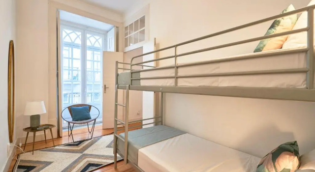 Spacious Apartment in the Perfect Lisbon Location, By TimeCooler, Забронировать Апартаменты/квартира Апартаменты Лиссабона, рядом с Núcleo Arqueológico, Апартаменты/квартира