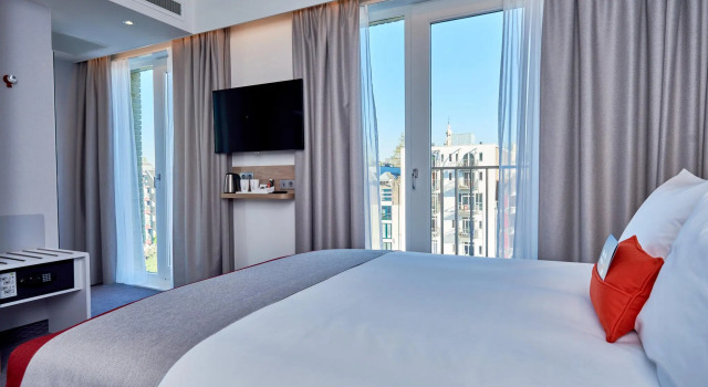 Двухместный номер Corner Standard Holiday Inn Express Brussels-Grand-Place by IHG